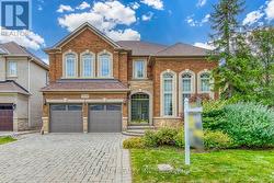 1206 LINDENROCK DRIVE Oakville, ON L6H 6T4
