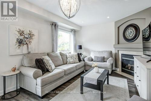 2183 Birchleaf Lane, Burlington, ON 