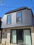 8R - 8 WATT AVENUE Toronto, ON M6M 3R1