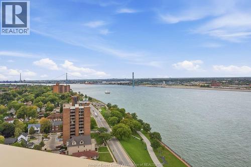 1225 Riverside Drive Unit# 801, Windsor, ON 