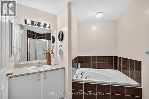 121 Quito Private, Ottawa, ON 