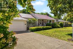 40 Castle Hill Drive  Halifax, NS B3M 3A3