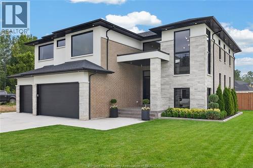 2549 Mayfair Avenue South, Lasalle, ON 