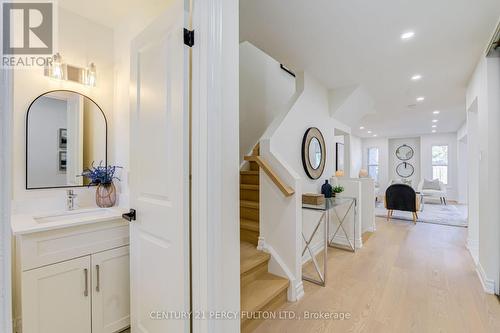 33 Lorna Rae Boulevard, Toronto, ON 