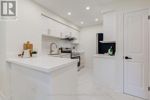 33 Lorna Rae Boulevard, Toronto, ON 