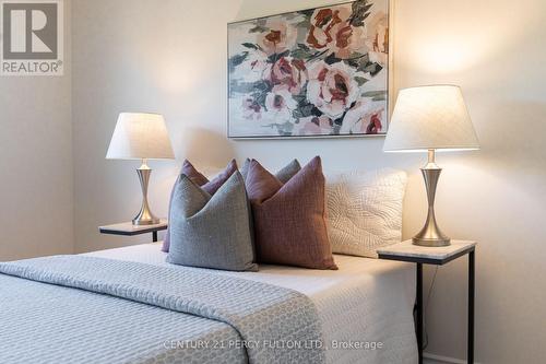 33 Lorna Rae Boulevard, Toronto, ON 