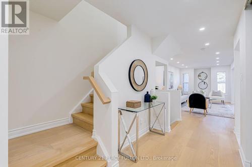 33 Lorna Rae Boulevard, Toronto, ON 
