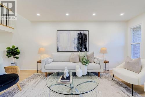 33 Lorna Rae Boulevard, Toronto, ON 
