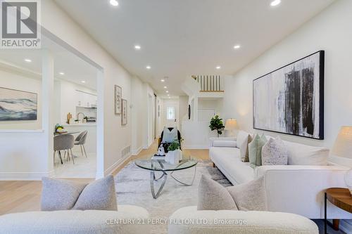 33 Lorna Rae Boulevard, Toronto, ON 