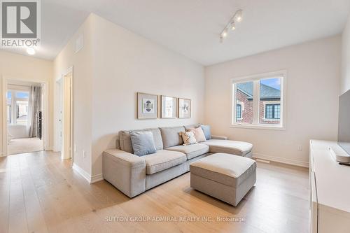 7 Priory Drive, Whitby, ON 