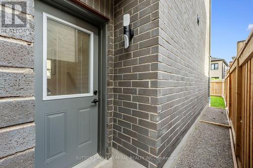 7 Priory Drive, Whitby, ON 