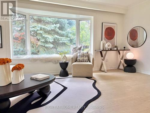 315 Roywood Crescent, Newmarket, ON 