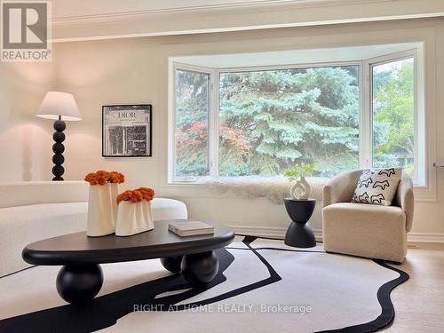 315 Roywood Crescent, Newmarket, ON 