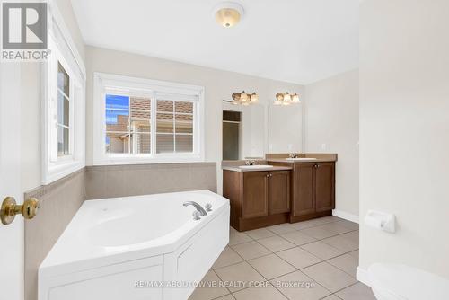 5pc Ensuite - 18 Haney Drive, Guelph, ON 