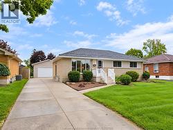 84 Holland AVENUE Chatham, ON N7M 2C7