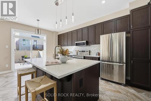 Enlarged kitchen island - 55 Solaris Drive, Ottawa, ON 