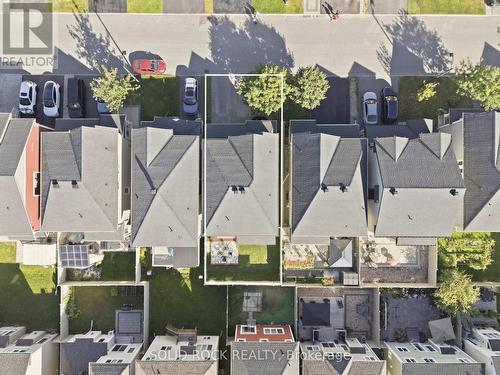 Well kept neighbors - 55 Solaris Drive, Ottawa, ON 
