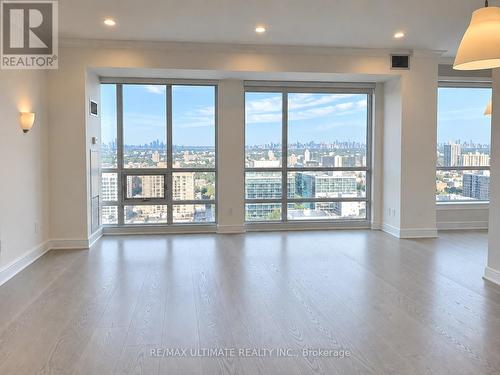 4212 - 761 BAY STREET , Toronto, Ontario M5G 2R2 4