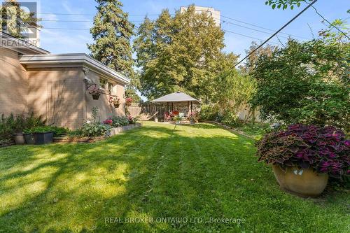 55 Rayoak Drive, Toronto, ON 