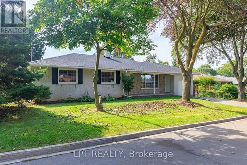 67 WOODTHORPE ROAD , Toronto, Ontario M4A 1S6 4