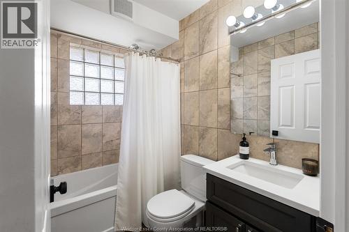 735 Lounsborough, Windsor, ON 