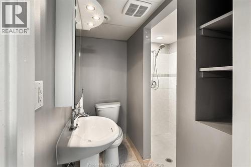 735 Lounsborough, Windsor, ON 