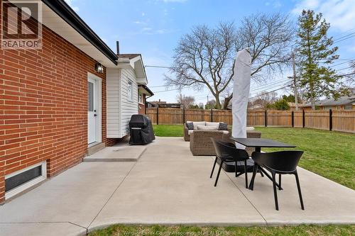 735 Lounsborough, Windsor, ON 