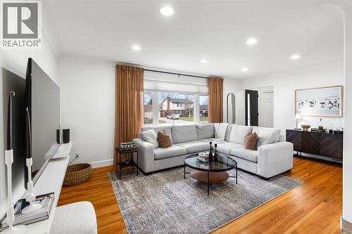 735 Lounsborough, Windsor, ON 