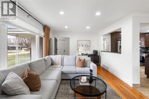 735 Lounsborough, Windsor, ON 