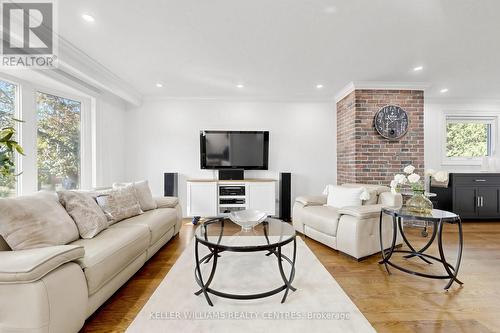 813 Grace Street, Newmarket, ON 