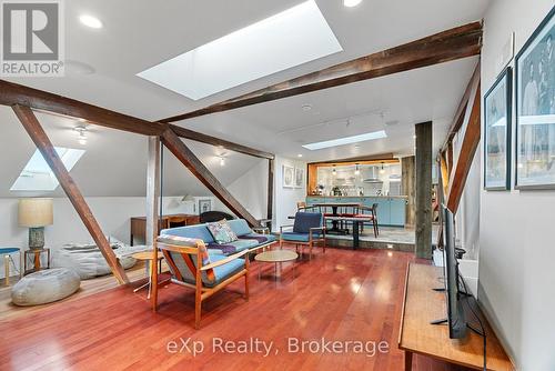 6 - 94 WELLINGTON STREET , Stratford, Ontario N5A 2L2