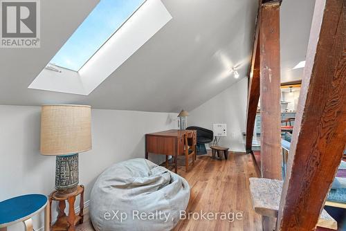 6 - 94 WELLINGTON STREET , Stratford, Ontario N5A 2L2 5