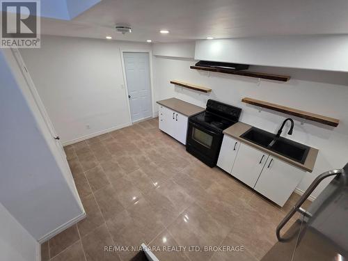 LOWER LEVEL - 8383 HEIKOOP CRESCENT , Niagara Falls (Forestview), Ontario L2H 3J7 3