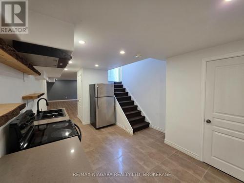 LOWER LEVEL - 8383 HEIKOOP CRESCENT , Niagara Falls (Forestview), Ontario L2H 3J7 4