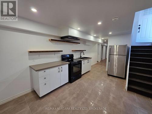 LOWER LEVEL - 8383 HEIKOOP CRESCENT , Niagara Falls (Forestview), Ontario L2H 3J7 5
