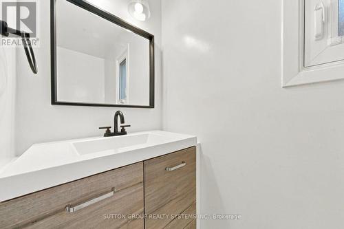 2250 Munn'S Avenue, Oakville, ON 