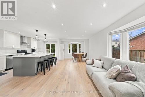 2250 Munn'S Avenue, Oakville, ON 