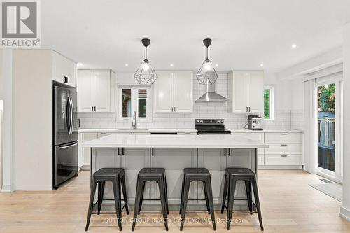 2250 Munn'S Avenue, Oakville, ON 
