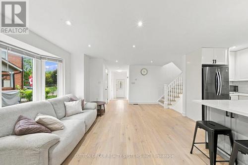 2250 Munn'S Avenue, Oakville, ON 