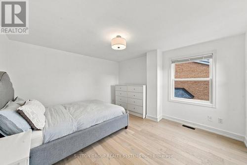 2250 Munn'S Avenue, Oakville, ON 