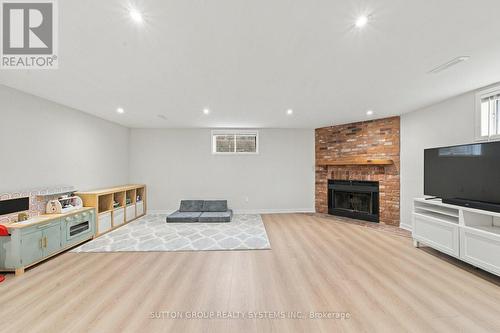 2250 Munn'S Avenue, Oakville, ON 