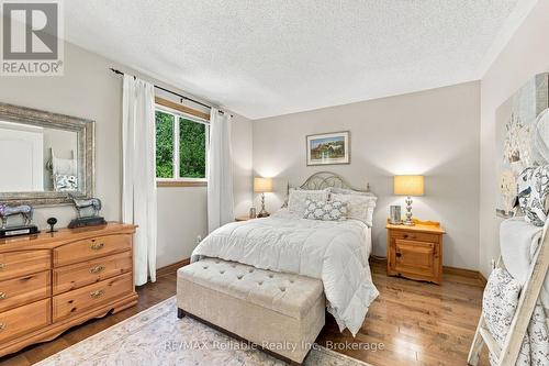 Large Primary bedroom - 71 Meadowridge Road, London North (North M), ON 