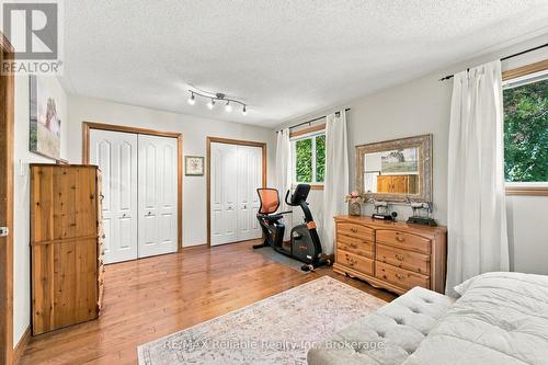 Double Closets - 71 Meadowridge Road, London North (North M), ON 