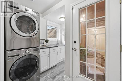 1924 Balsam Avenue, Mississauga, ON 