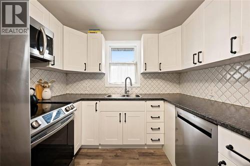 875 Woodland Avenue, Sarnia, ON 