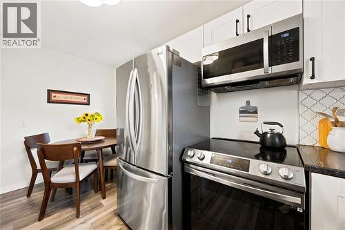 875 Woodland Avenue, Sarnia, ON 