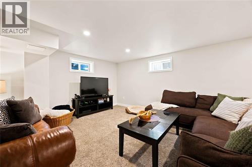 875 Woodland Avenue, Sarnia, ON 