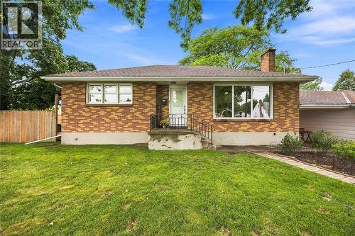 875 Woodland Avenue, Sarnia, ON 