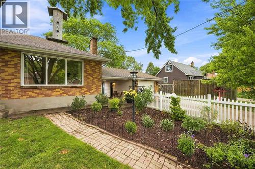 875 Woodland Avenue, Sarnia, ON 