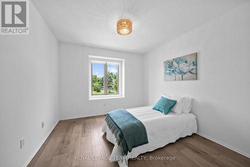 B - 5744 Andrasi Crescent, Ottawa, ON 